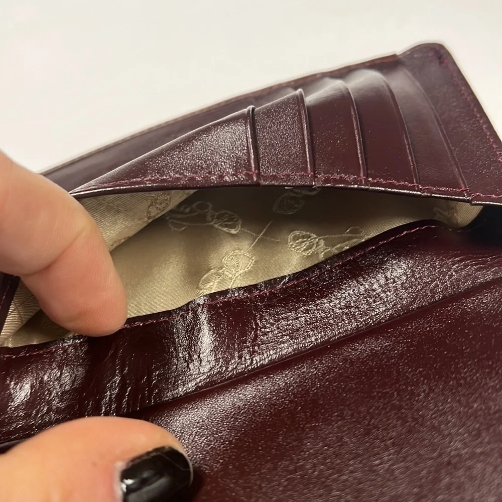 Genuine Stingray Bifold Snap with Kisslock Change Compartment Wallet